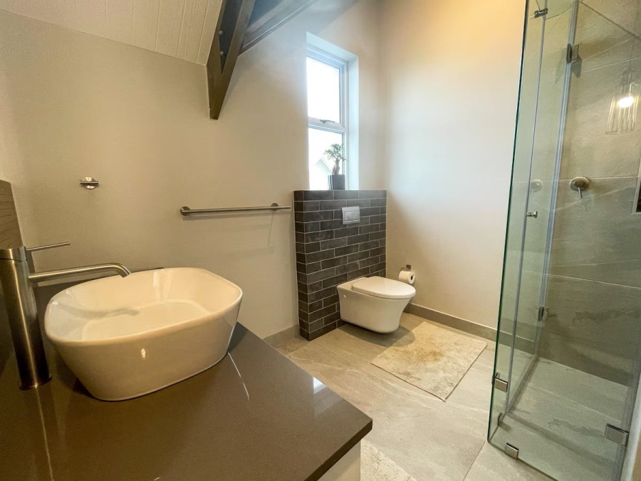 6 Bedroom Property for Sale in Kingswood Golf Estate Western Cape